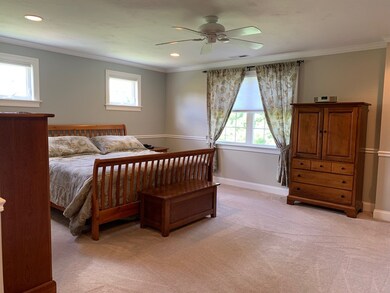 565 Malden St, Holden, MA 01520 - photo 4