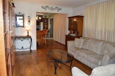 View from entrance, 15.5 x 12 Living Room with lam