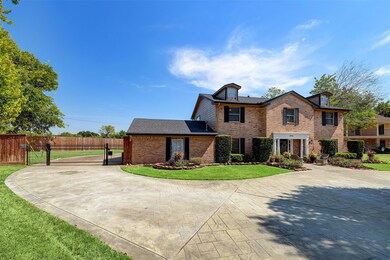 4706 Bayou Vista Dr, Houston, TX 77091 - photo 2