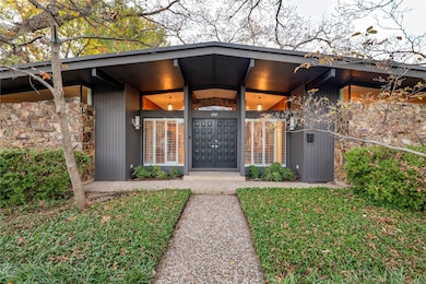 6947 Arboreal Dr, Dallas, TX 75231 - photo 2