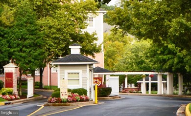 9216 Groffs Mill Dr unit 9216, Owings Mills, MD 21117 - photo 2