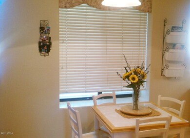 Cute Breakfast-Lunch area