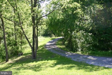 1193 Tallow Hill Rd, Chambersburg, PA 17202 - photo 3