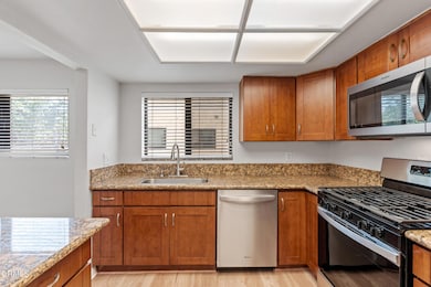 20216 Roscoe Blvd unit 19, Winnetka, CA 91306 - photo 5