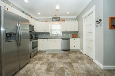 602 1st Ave SW, Waverly, IA 50677 - photo 3