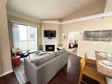 MODEL HOME PHOTOS