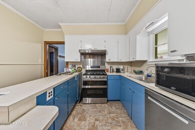 702 N Boudreaux
