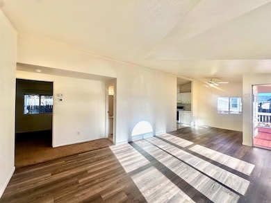 5830 Robin Hill Dr unit 30, Lakeport, CA 95453 - photo 4