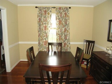 CHAIR RAIL AND CROWN MOLDING