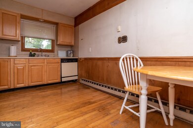 45 Aspen Ln, Levittown, PA 19055 - photo 3