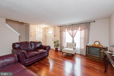 2520 Log Mill Ct, Crofton, MD 21114 - photo 2