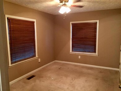 702 College St, Manchester, TN 37355 - photo 7