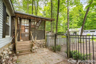 4-web-or-mls-3951 Marshall-4
