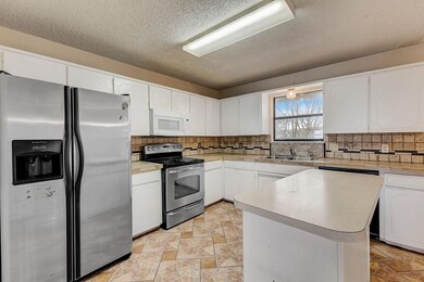 3217 Oak Ln, Weatherford, TX 76088 - photo 6