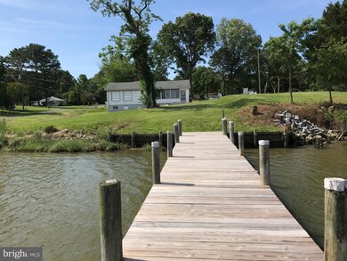 660 Shore Dr, Colonial Beach, VA 22443 - photo 3