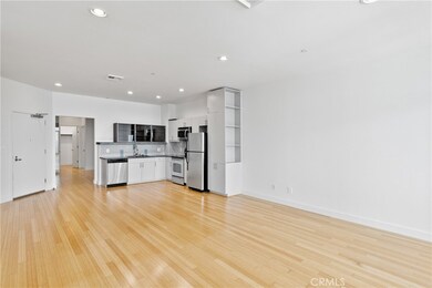 The Mercury unit 2002, Los Angeles, CA 90010 - photo 4