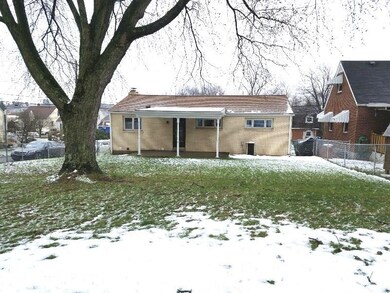 Totally fenced back yard, great for children and p