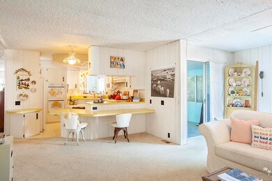 Kitchen Photo 1