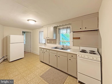 19 W High St, Hummelstown, PA 17036 - photo 2