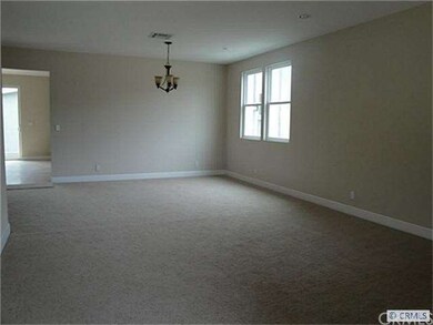 living rm / dining rm