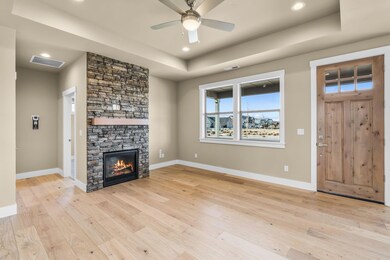 4132 SW 40th St, Redmond, OR 97756 - photo 2