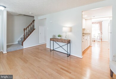 1507 Twisted Oak Dr, Reston, VA 20194 - photo 4