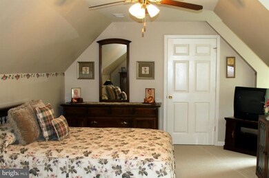 5781 Kinsmen Courage Ct, Sykesville, MD 21784 - photo 3