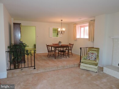 3817 Persimmon Cir unit 3817, Fairfax, VA 22031 - photo 5