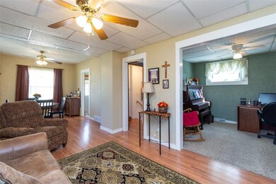 828 D Ave NW, Cedar Rapids, IA 52405 - photo 5