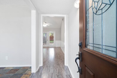 315 Sycamore St, Alvin, TX 77511 - photo 6