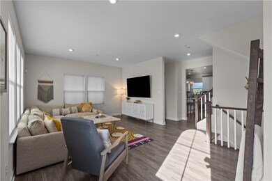 1210 Clear Springs Dr, Canonsburg, PA 15317 - photo 4