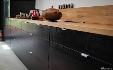 699 Claire Ln, Point Roberts, WA 98281 - photo 2