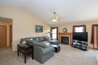 2335 Robert Dr, Marion, IA 52302 - photo 2