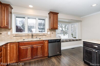 732 Rutgers Rd, Rochester Hills, MI 48309 - photo 6