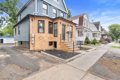 31 Cummings St, Irvington, NJ 07111 - photo 2