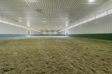 W1800 Count Rd B - Indoor Arena