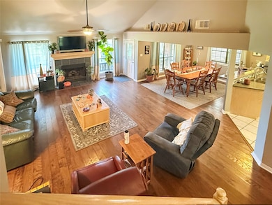 8 Rayburn Ridge, Angleton, TX 77515 - photo 2