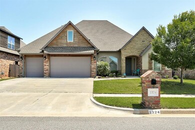 1324 Monterey Dr, Norman, OK 73072 - photo 2