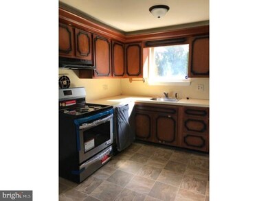 3329 Fairfield St, Reading, PA 19605 - photo 4