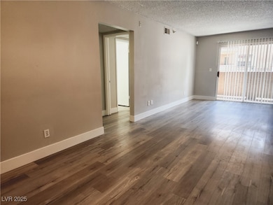 2750 S Durango Dr unit 1049, Las Vegas, NV 89117 - photo 3