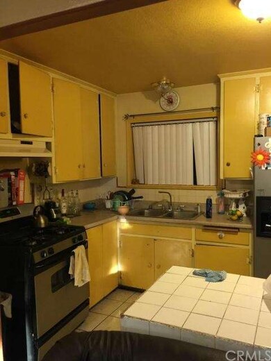 Main unit kitchen