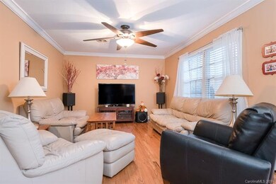 614 Berkshire Dr, Statesville, NC 28677 - photo 2