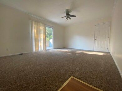 220 Lakewood Dr, Jacksonville, NC 28546 - photo 3