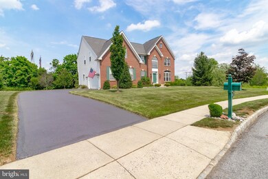 1039 Broadleaf Cir, Royersford, PA 19468 - photo 2