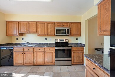 2746 Sweet Clover Ct, Silver Spring, MD 20904 - photo 2