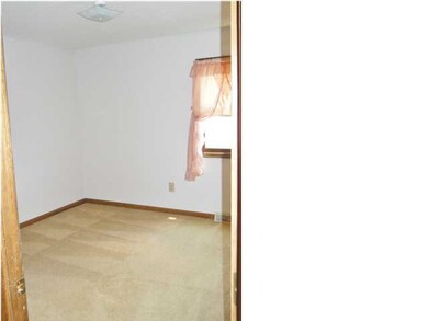 2nd bedroom-11'3 x 11'9-great size for kids room