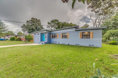 2235 Belinda Cir, Jacksonville, FL 32216 - photo 3