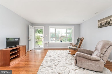 14013 Adkins Rd, Laurel, MD 20708 - photo 5