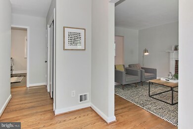 3326 Military Dr, Falls Church, VA 22044 - photo 2