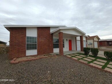 636 Desierto Bonito St, Horizon City, TX 79928 - photo 4